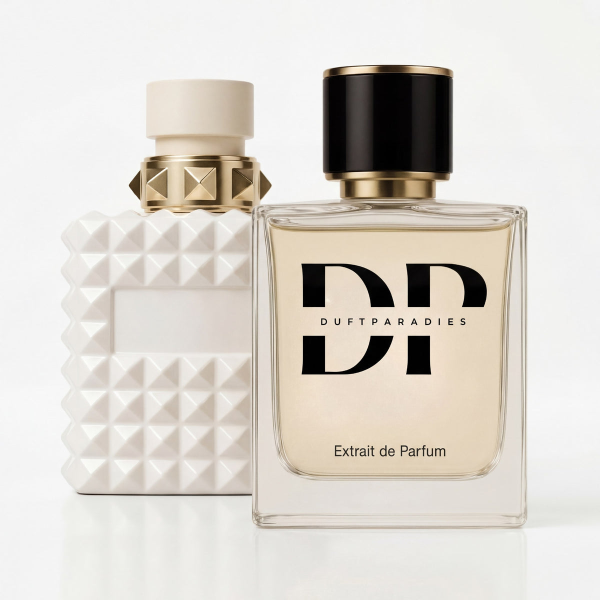 Hochwertige Duftkerze "Born in Ivory" von Duftparadies in eleganter weißer Verpackung, ideal für stilvolle Raumdekoration.